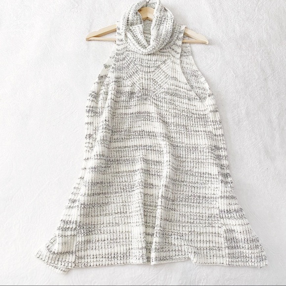 Sun & Shadow Parted Back Knit Sweater - Picture 6 of 8